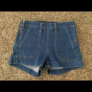 Levi’s Retro Orange Tag Shorts